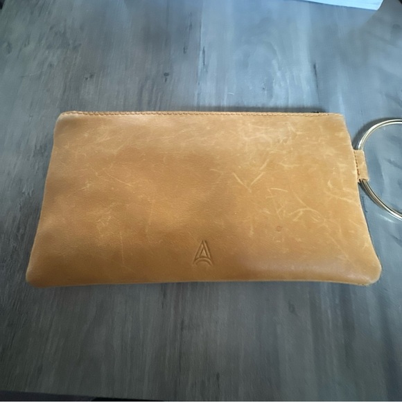 Tan Wristlet Clutch with Ring Handle - Picture 4 of 9